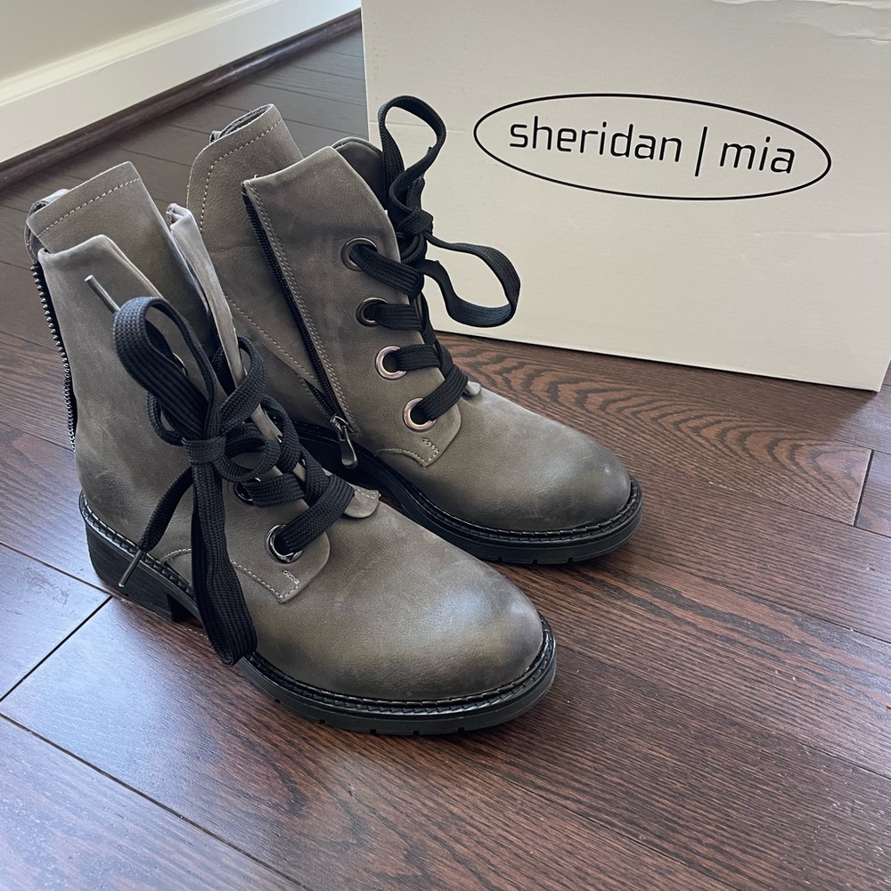 Sheridan Mia Levane- Grey Nubuck boot size 37 never worn NWT
